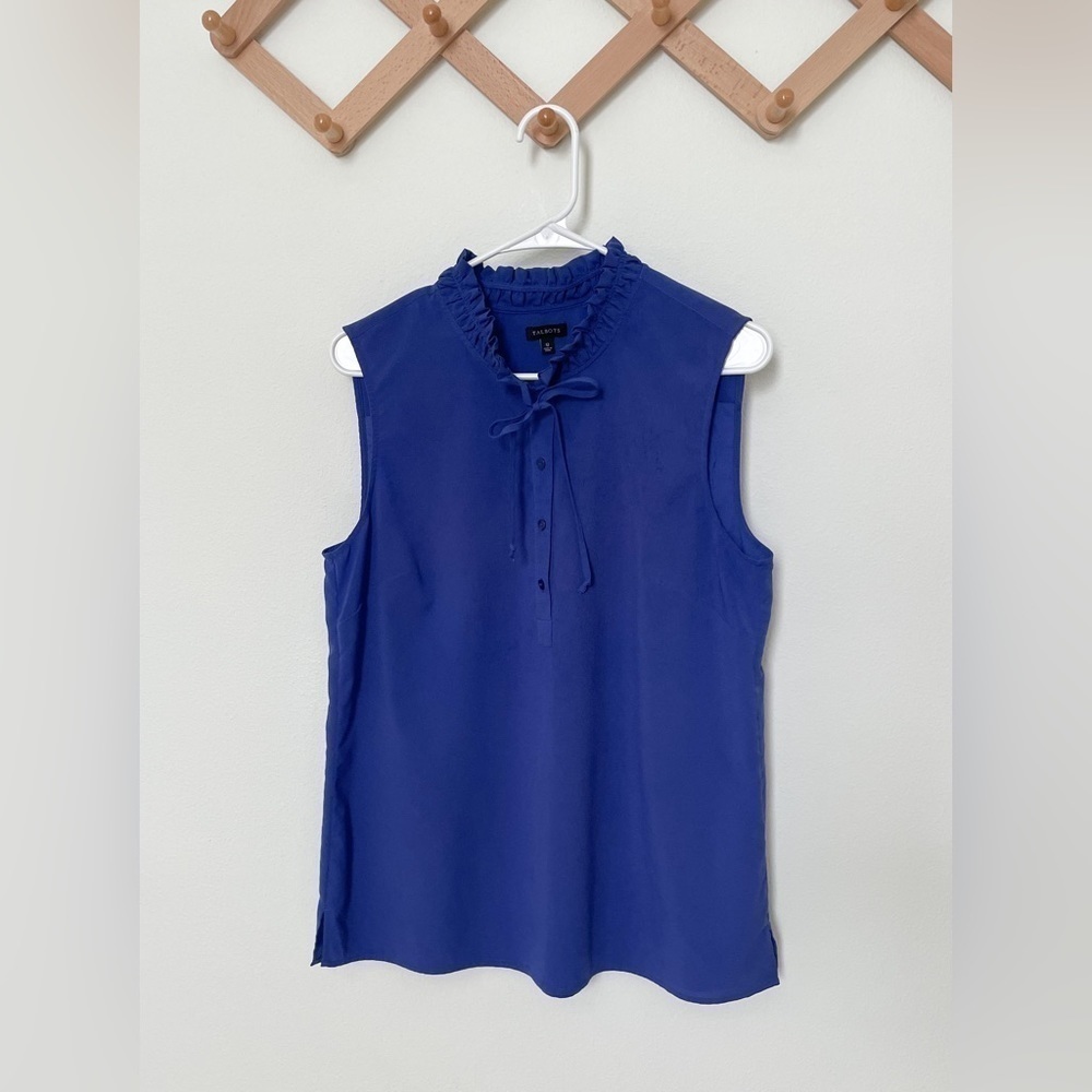 3/$30 Talbots Women’s Blue Sleeveless top, Size 12